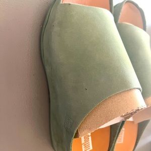 NEW FitFlop Shuv Nubuck Slides- size 7- Bay Green